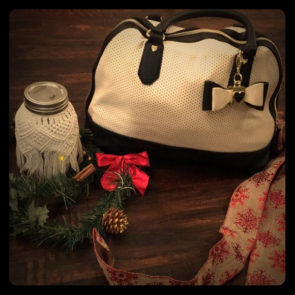 Betsey Johnson Handbags - Betsy Johnson shoulder bag 